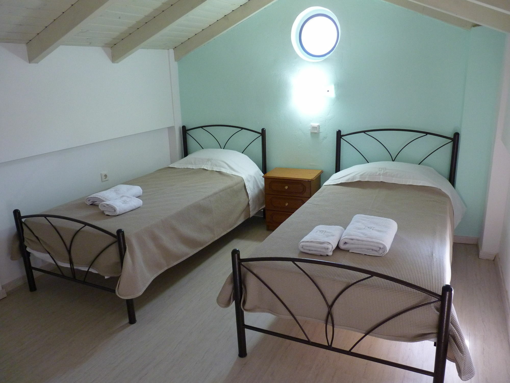 Ilianthos Apartments & Studios Mikros Gialos Eksteriør bilde